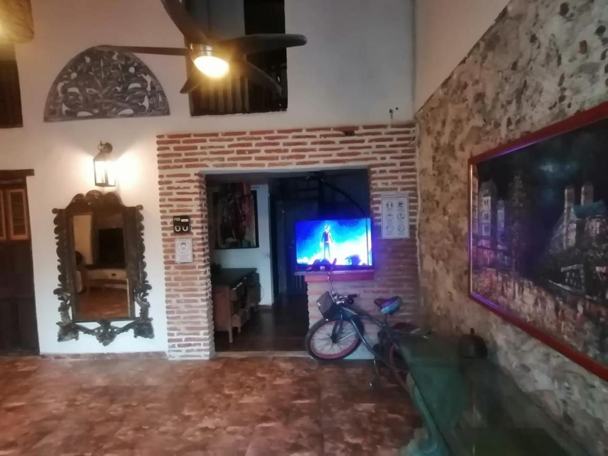 Casa Mama Waldy Hostel Картахена Экстерьер фото