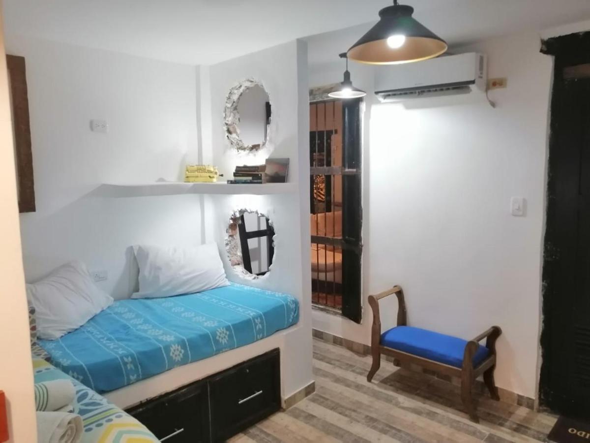 Casa Mama Waldy Hostel Картахена Экстерьер фото