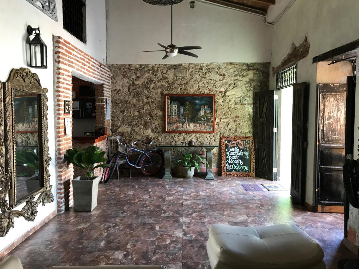 Casa Mama Waldy Hostel Картахена Экстерьер фото