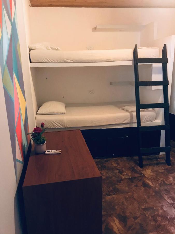 Casa Mama Waldy Hostel Картахена Экстерьер фото