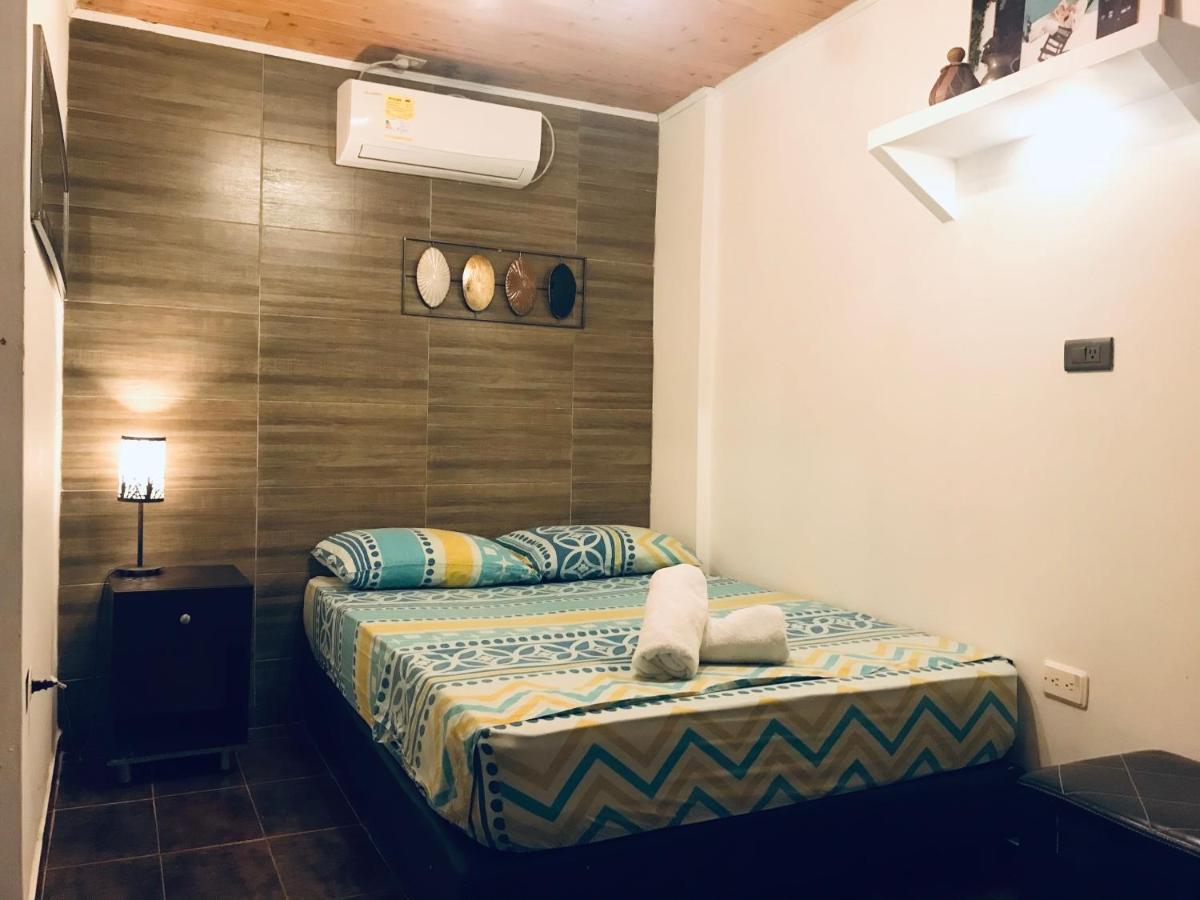 Casa Mama Waldy Hostel Картахена Экстерьер фото