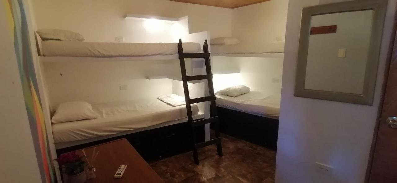 Casa Mama Waldy Hostel Картахена Экстерьер фото