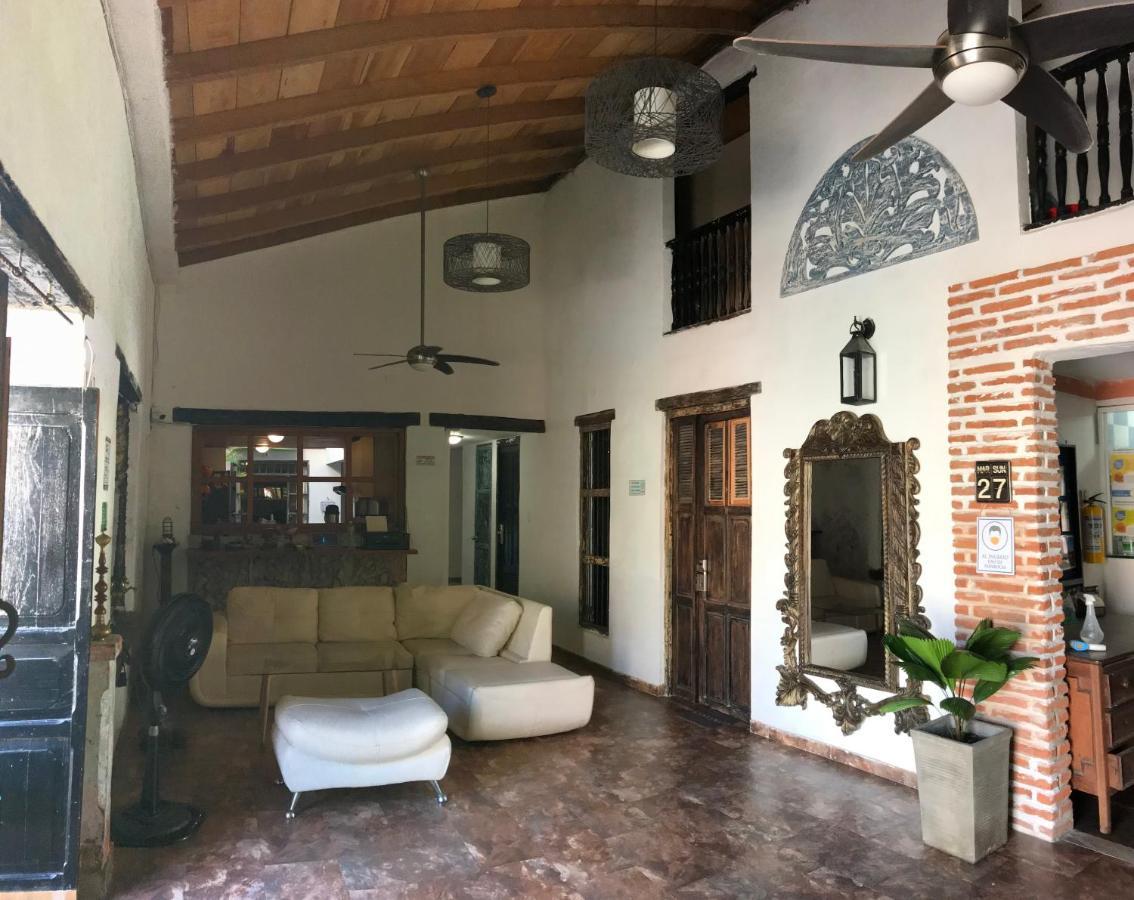 Casa Mama Waldy Hostel Картахена Экстерьер фото