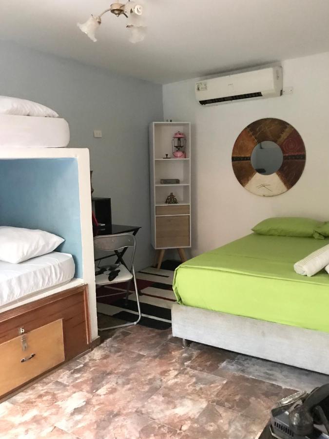 Casa Mama Waldy Hostel Картахена Экстерьер фото