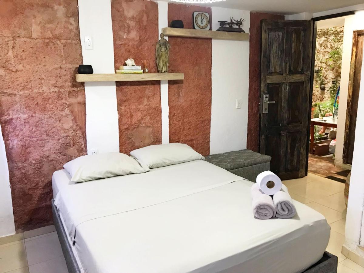 Casa Mama Waldy Hostel Картахена Экстерьер фото