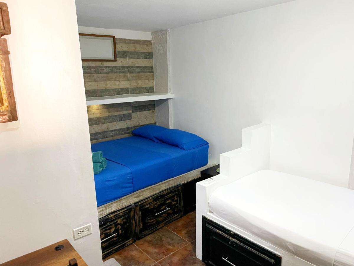 Casa Mama Waldy Hostel Картахена Экстерьер фото