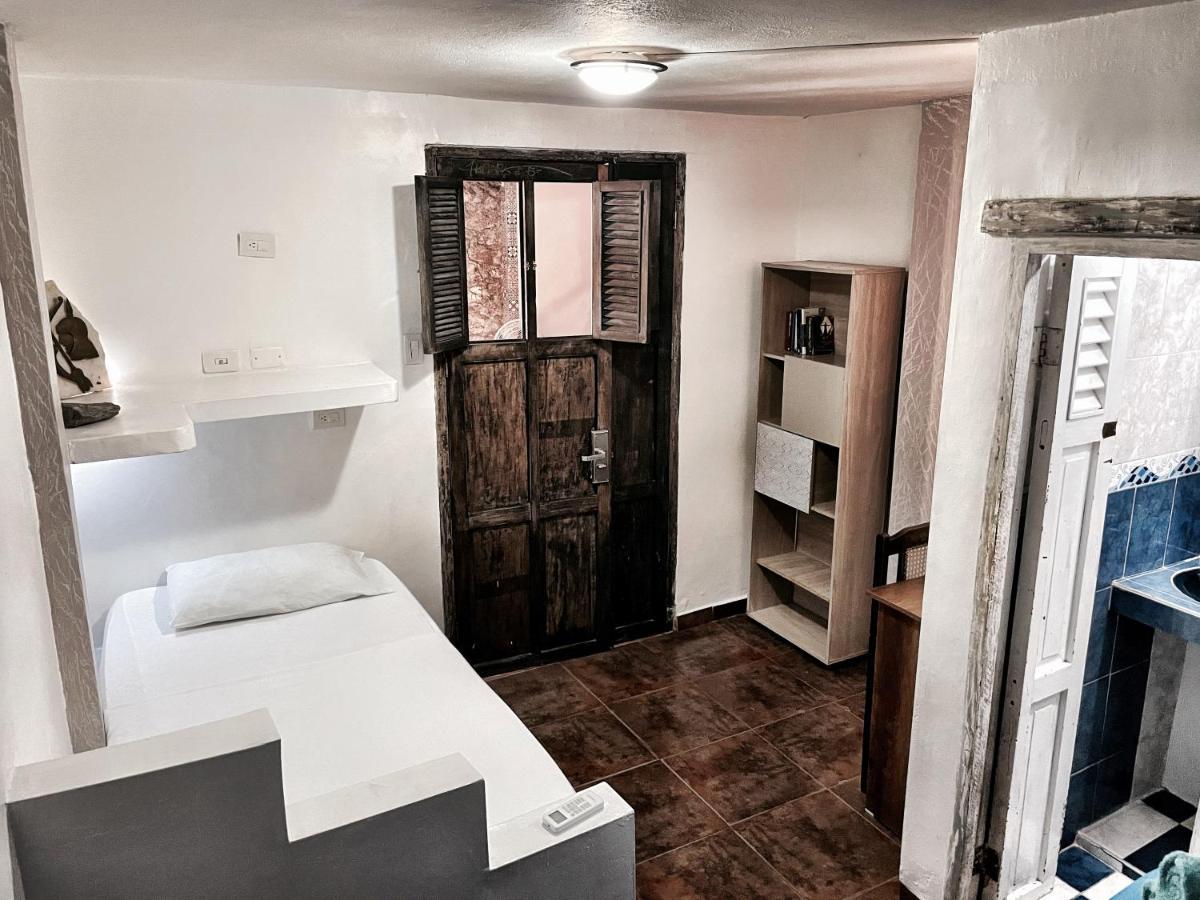 Casa Mama Waldy Hostel Картахена Экстерьер фото
