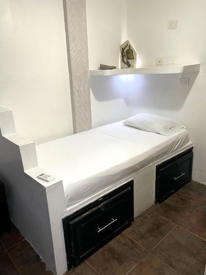 Casa Mama Waldy Hostel Картахена Экстерьер фото