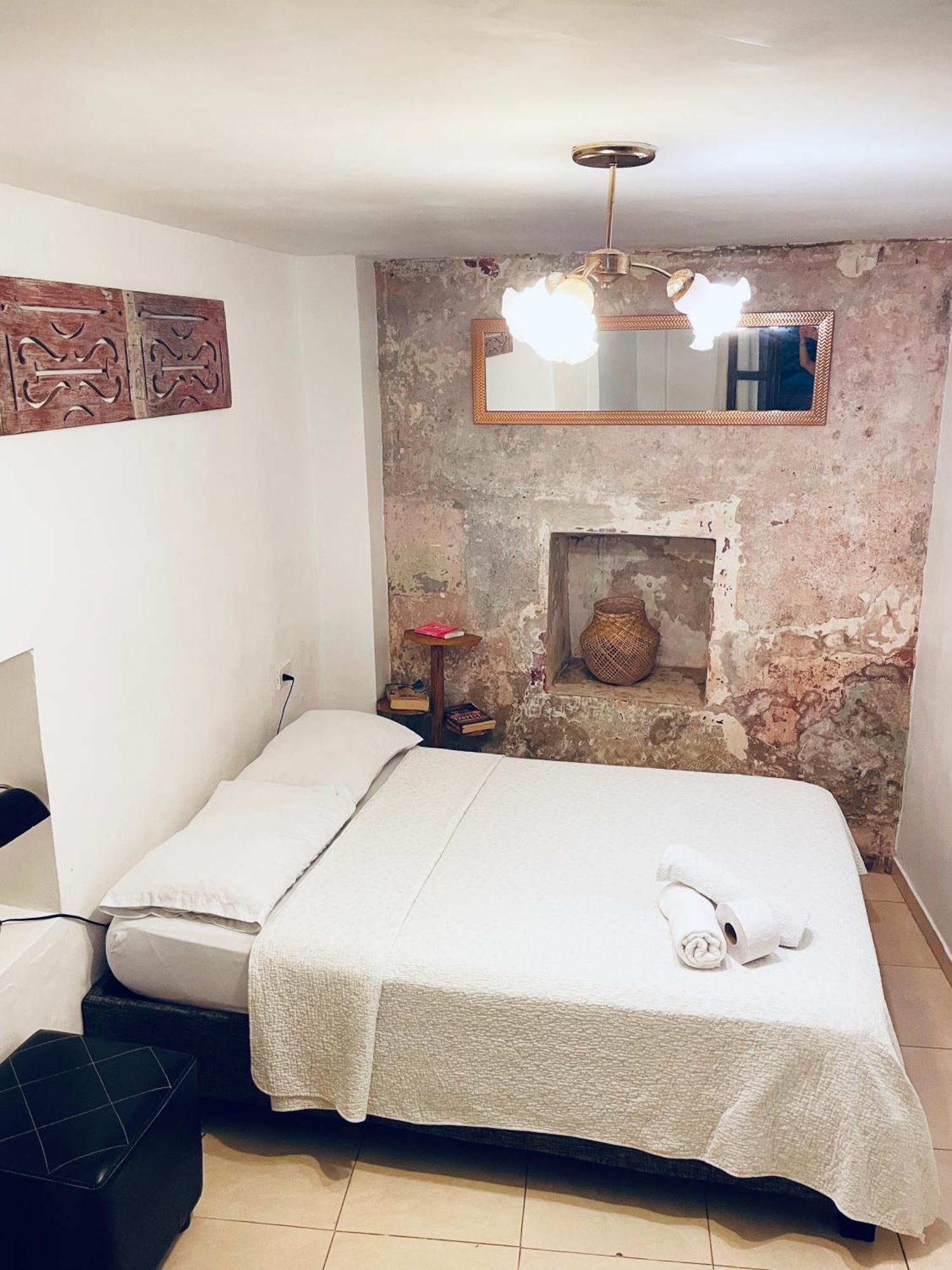 Casa Mama Waldy Hostel Картахена Экстерьер фото